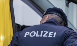 奥地利一家妓院发现三名女子死亡，男子被拘留