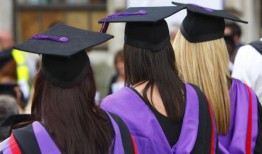 由于签证申请锐减，英国大学难以招收到国际学生