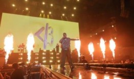 里尔斯·B以他一生中最重要的音乐会结束了他的巡演