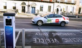 根据新员工小费法，只有一家餐饮服务企业被罚款