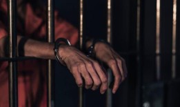 美国：得克萨斯州一男子斩首新婚妻子，并将头颅留在淋浴间;被判入狱四十年