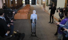 Fatima Payman拒绝将哈马斯的袭击称为恐怖主义行为