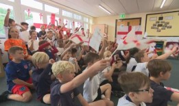 约克郡的小学生们用英国手语高呼“三狮”