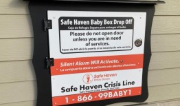 安全港婴儿箱在普拉特维尔消防站安装匿名交出婴儿
