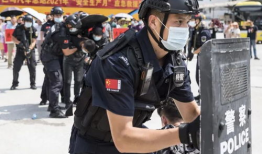 蛇王的吻痕,蛇王吻痕：一段惊心动魄的爱情传说