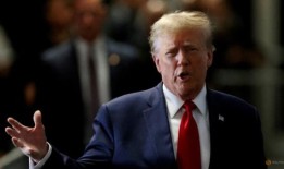 纽约法官考虑特朗普封口费案的禁言令