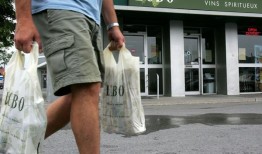 白酒零售去垄断，避免罢工｜《金融邮报