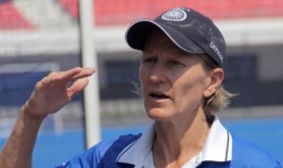 曲棍球奥运会预选赛：几乎每个人都有一两个失误的奇迹，印度输掉首场比赛后，Janneke Schopman说