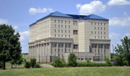 阿拉巴马州一名拘留官员因计划向监狱走私毒品被捕