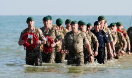 “他们没有退缩”：查尔斯国王主持诺曼底登陆80周年纪念活动