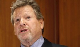 电影明星瑞恩·奥尼尔去世，享年82岁