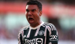 曼联传奇人物德怀特·约克认为，埃里克·哈格必须管教卡塞米罗