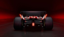 在汉密尔顿到来之前，法拉利的新F1赛车在最后一个赛季亮相