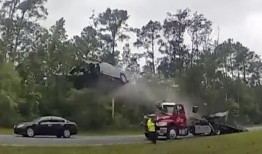 在《危险公爵》的视频中，佐治亚州一名司机从拖车坡道上跳下，幸免于难