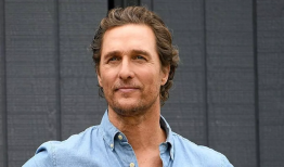 马修·麦康纳分享了一张他女儿的罕见照片：和她妈妈一模一样