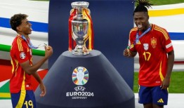 西班牙队2-1击败英格兰队，第四次赢得欧洲杯冠军