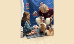 贝丝·泰晤士：狗可以帮助孩子们阅读谁知道呢？