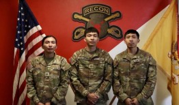 这三位爱荷华州警卫队队员不仅仅是队友，他们还是兄弟姐妹