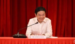 最喜欢的书，领导风格和管理异议：劳伦斯·黄成为总理前的采访亮点