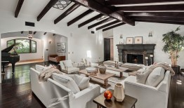 汤姆·佩蒂神奇的马里布庄园即将以1900万美元的价格上市