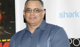 小约翰·戈蒂的妻子和女儿因袭击指控被捕