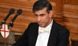 Rishi Sunak在英国计划将寻求庇护者送往卢旺达的最高法院之战中败诉