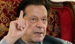 被监禁的伊姆兰·汗使用人工智能生成的演讲敦促支持者参加巴基斯坦大选