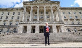 斯塔默总理在会见各国领导人时将重点放在北爱尔兰的稳定问题上