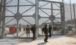 在美国的压力下，以色列允许卡车从新开放的埃雷兹进入加沙