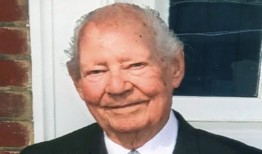 第二次世界大战货船沉没的皇家海军老兵去世，享年98岁