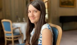 验尸官说，青少年自杀后治疗延误的时间“长得令人无法接受”